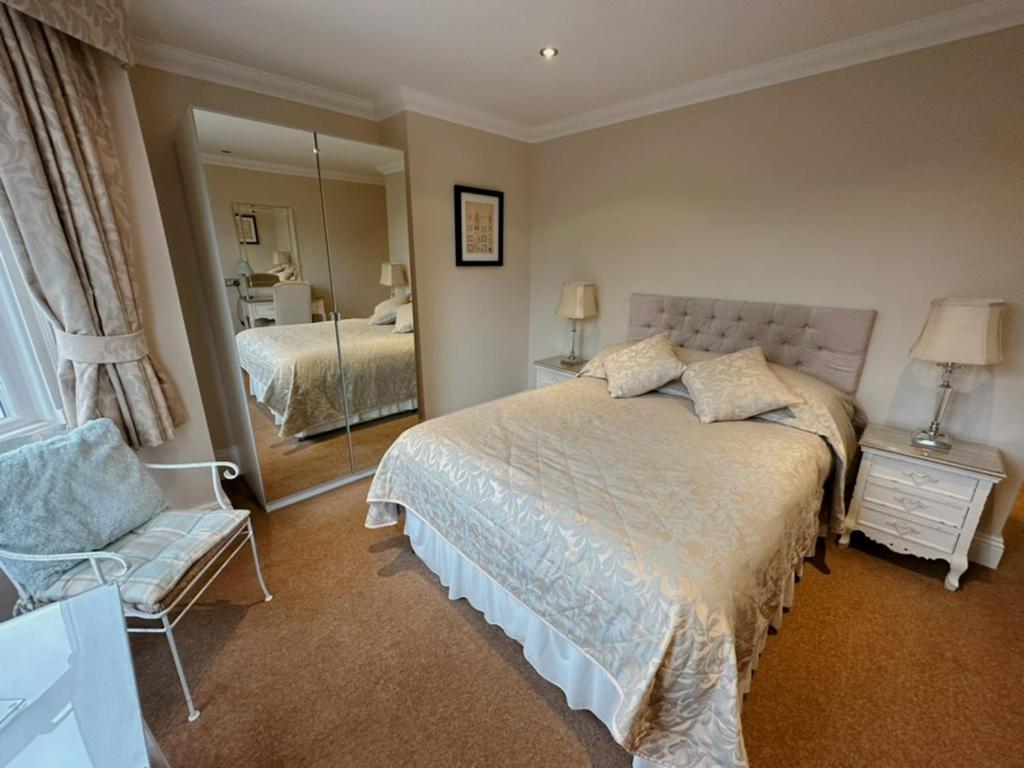 Cheshire Hospitality Ltd Trading As Lennox Lea Studios And Apartments Sale Buitenkant foto