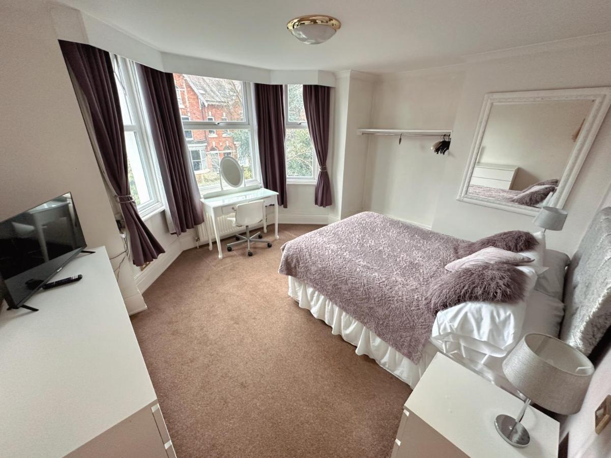 Cheshire Hospitality Ltd Trading As Lennox Lea Studios And Apartments Sale Buitenkant foto